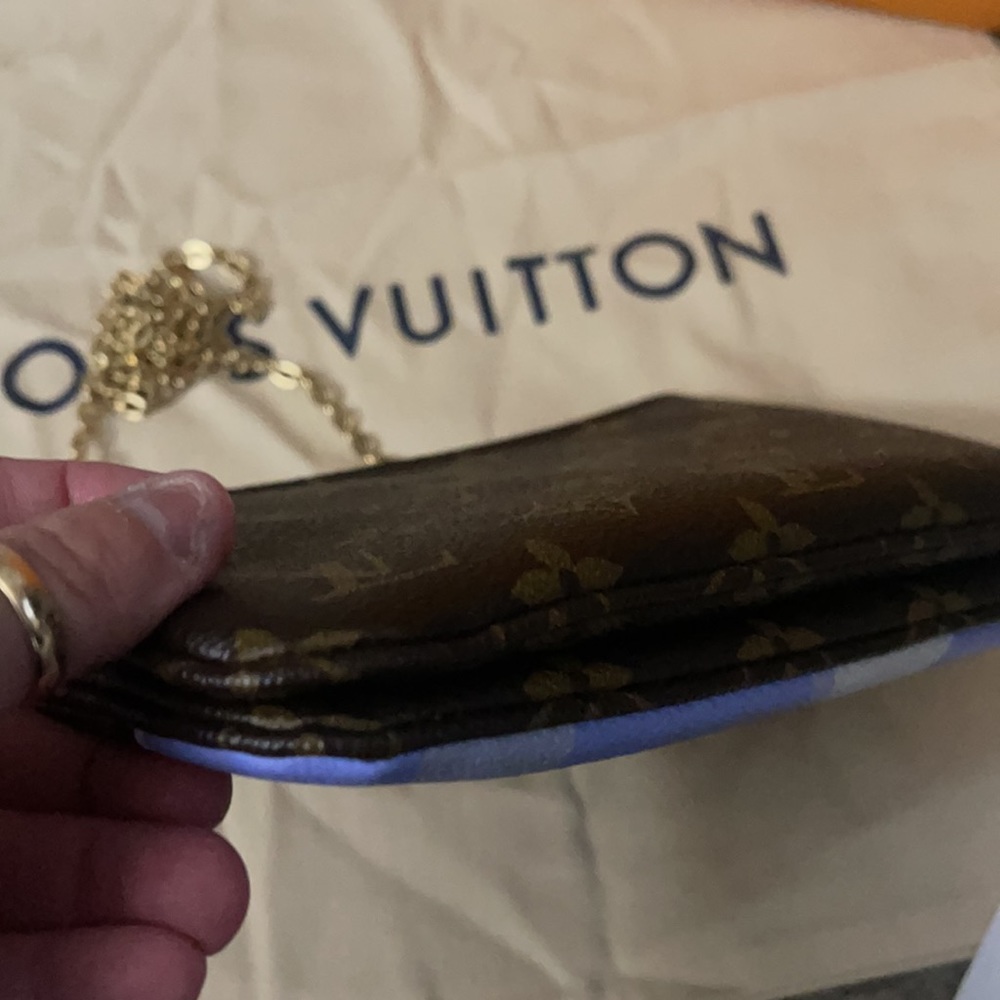 ❌TRADED Louis Vuitton Limited Edition Cross Body❌ - Picture 11 of 13